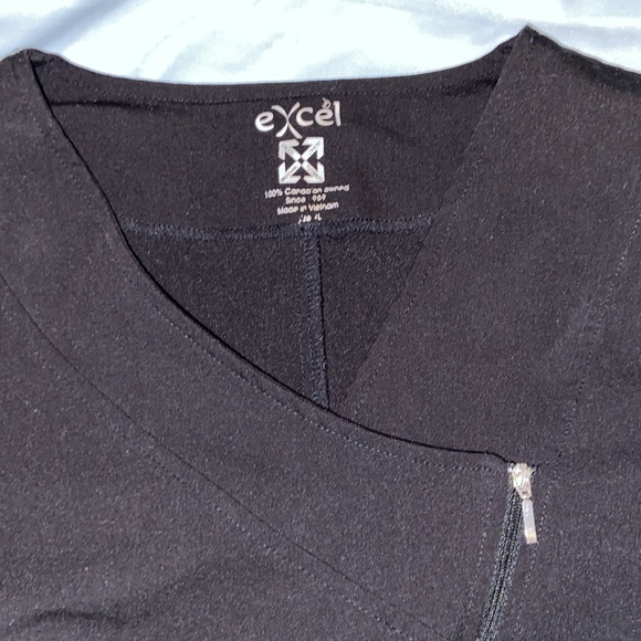 Zipper scrub top - Picture 2 of 4